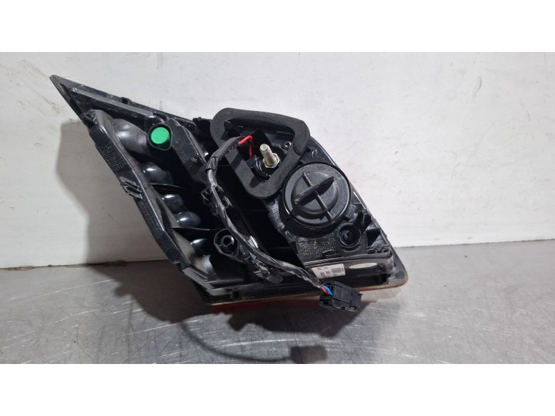 Recambio de piloto porton trasero derecho para peugeot 308 referencia OEM IAM 9677818280 / 81260201  