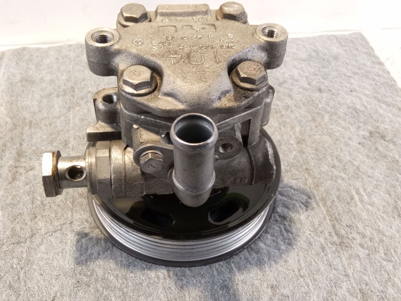 Recambio de bomba direccion asistida para volkswagen caddy referencia OEM IAM 2K0422154  