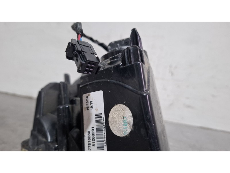 Recambio de piloto porton trasero derecho para peugeot 308 referencia OEM IAM 9677818280 / 81260201  