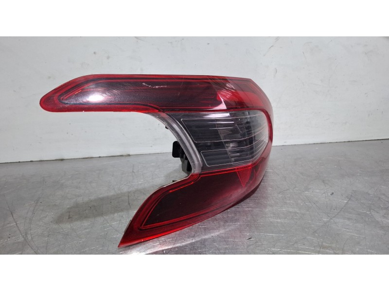 Recambio de piloto carrocería trasero izquierdo para peugeot 308 referencia OEM IAM 9823728680 / 81250102  