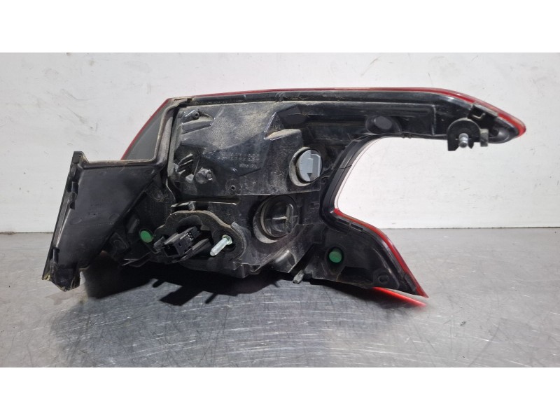 Recambio de piloto carrocería trasero izquierdo para peugeot 308 referencia OEM IAM 9823728680 / 81250102  