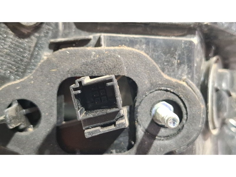 Recambio de piloto carrocería trasero izquierdo para peugeot 308 referencia OEM IAM 9823728680 / 81250102  