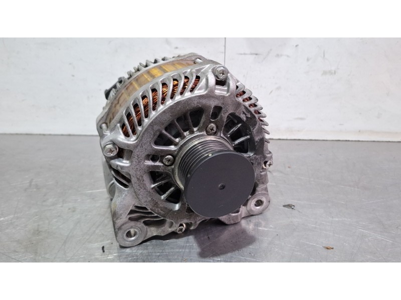 Recambio de alternador para renault laguna referencia OEM IAM 8200960536A  