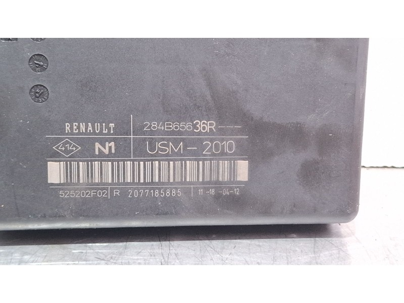 Recambio de caja reles / fusibles para renault laguna referencia OEM IAM 284B65636R  