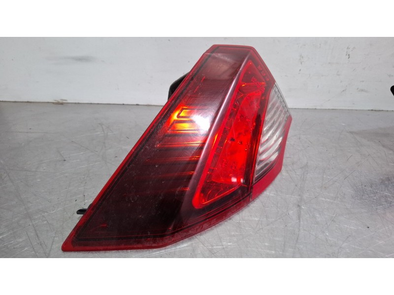 Recambio de piloto carrocería trasero izquierdo para renault laguna referencia OEM IAM 265554712R  