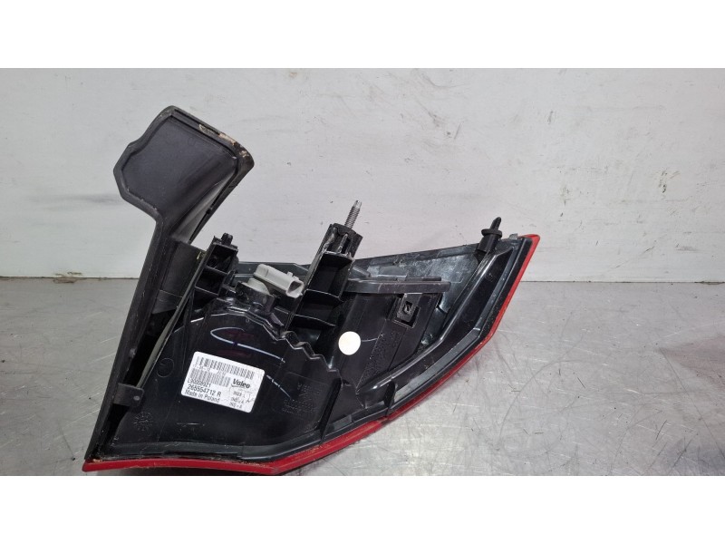 Recambio de piloto carrocería trasero izquierdo para renault laguna referencia OEM IAM 265554712R  
