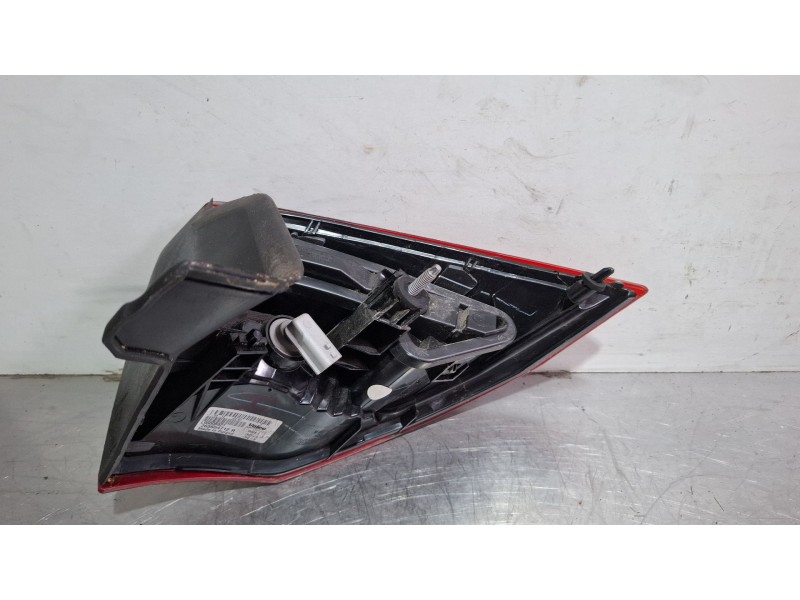 Recambio de piloto carrocería trasero izquierdo para renault laguna referencia OEM IAM 265554712R  