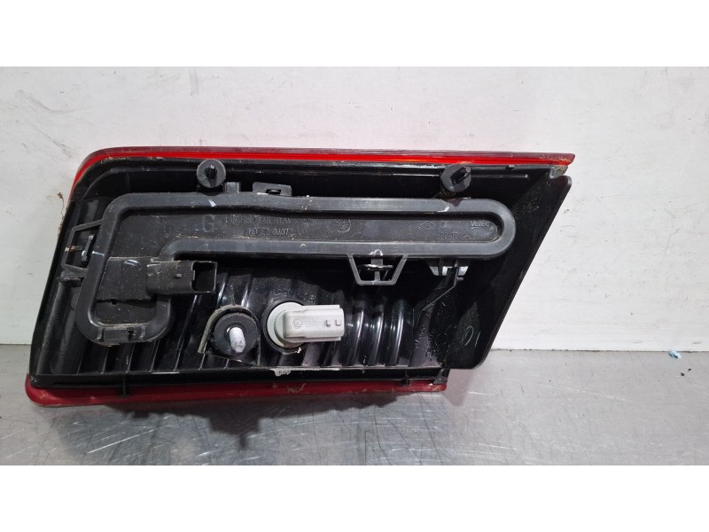 Recambio de piloto porton trasero izquierdo para renault laguna referencia OEM IAM 265558516R  