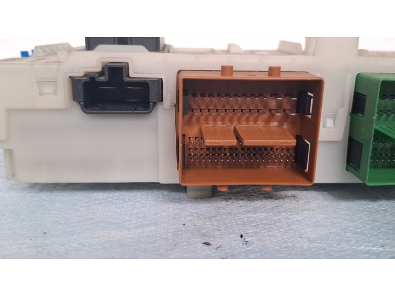 Recambio de caja reles / fusibles para ford s-max (wa6) 2.0 tdci referencia OEM IAM 7G9T-14A073AC  
