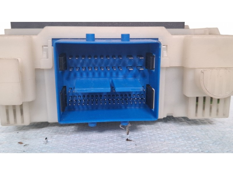 Recambio de caja reles / fusibles para ford s-max (wa6) 2.0 tdci referencia OEM IAM 7G9T-14A073AC  