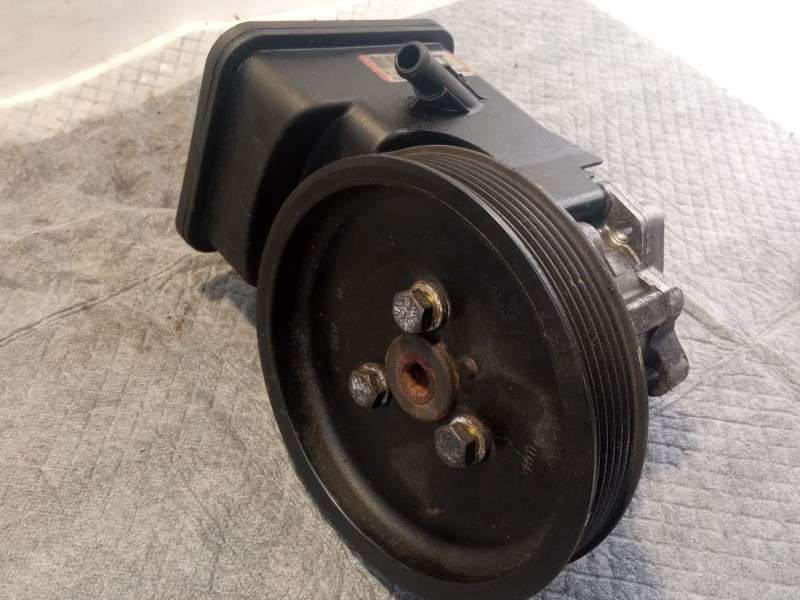 Recambio de bomba direccion asistida para bmw 320d referencia OEM IAM 6756575-7692974519  