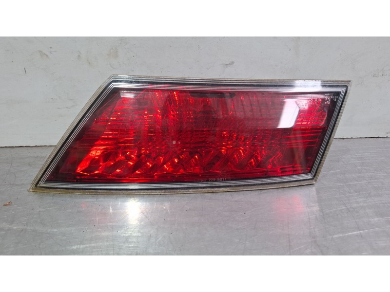 Recambio de piloto porton trasero derecho para honda civic referencia OEM IAM 22616874  
