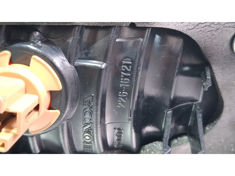 Recambio de piloto porton trasero derecho para honda civic referencia OEM IAM 22616874  