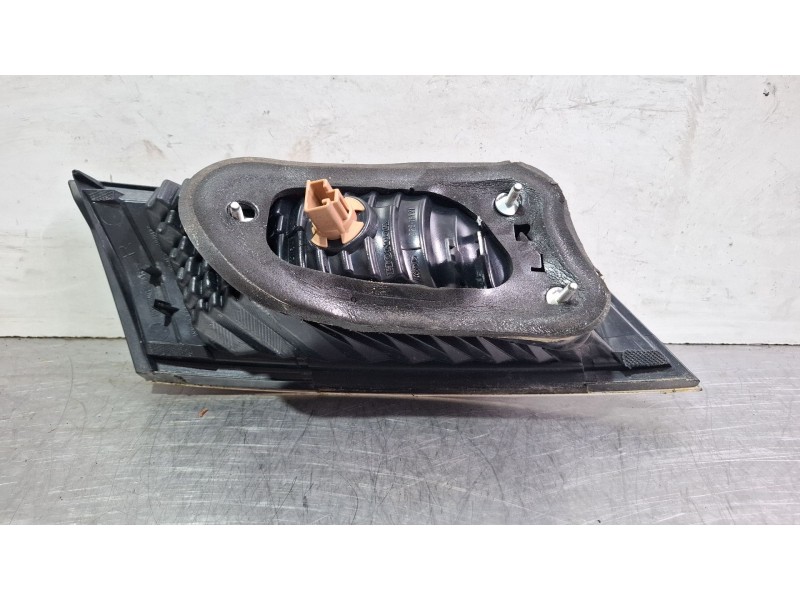 Recambio de piloto porton trasero derecho para honda civic referencia OEM IAM 22616874  