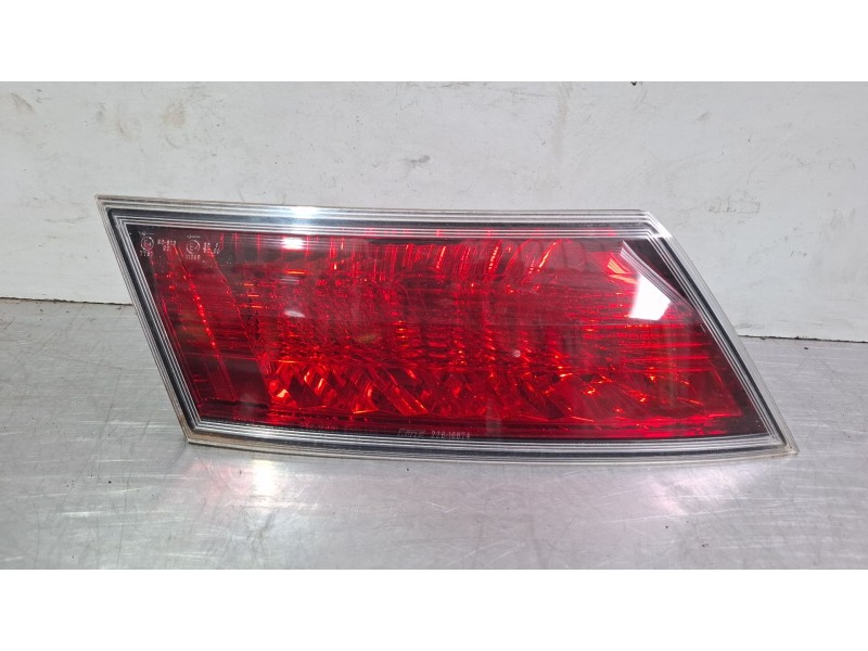 Recambio de piloto porton trasero izquierdo para honda civic referencia OEM IAM 22616721  
