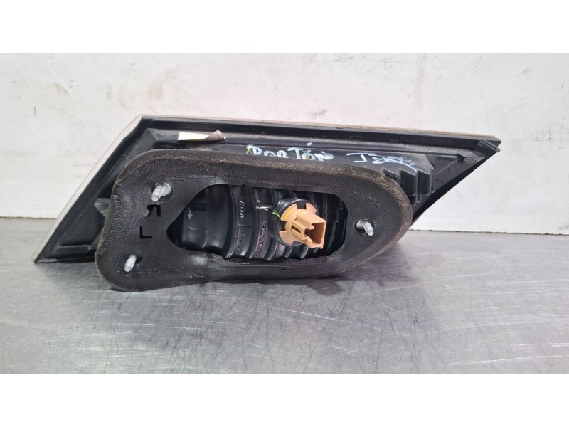 Recambio de piloto porton trasero izquierdo para honda civic referencia OEM IAM 22616721  