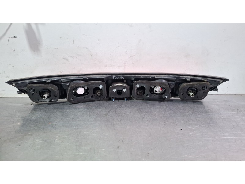 Recambio de piloto trasero central para honda civic referencia OEM IAM E411046  