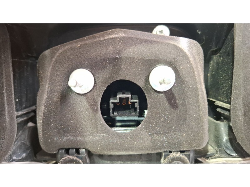 Recambio de piloto trasero central para honda civic referencia OEM IAM E411046  