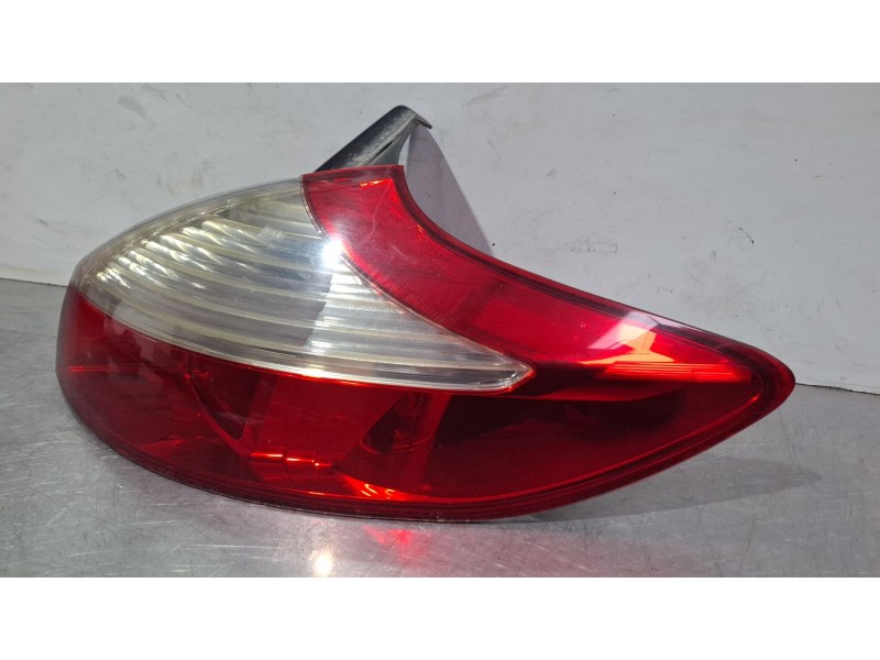 Recambio de piloto trasero derecho paragolpes para renault megane referencia OEM IAM 89319609  