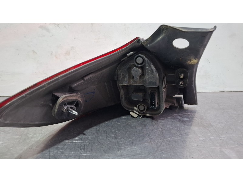 Recambio de piloto trasero derecho paragolpes para renault megane referencia OEM IAM 89319609  
