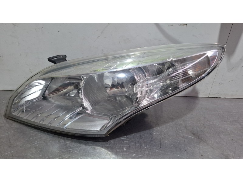 Recambio de faro delantero izquierdo para renault megane referencia OEM IAM 260607449R / 130702310000  