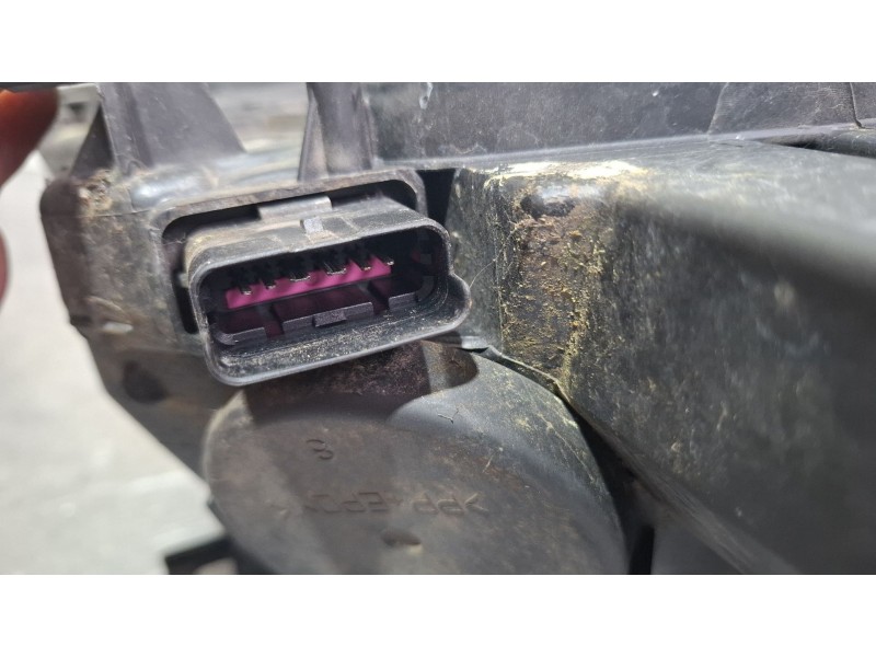 Recambio de faro delantero izquierdo para renault megane referencia OEM IAM 260607449R / 130702310000  