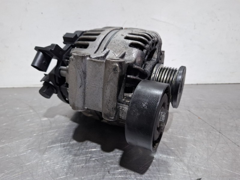 Recambio de alternador para bmw 3 (e46) 318 i referencia OEM IAM 0986046130  