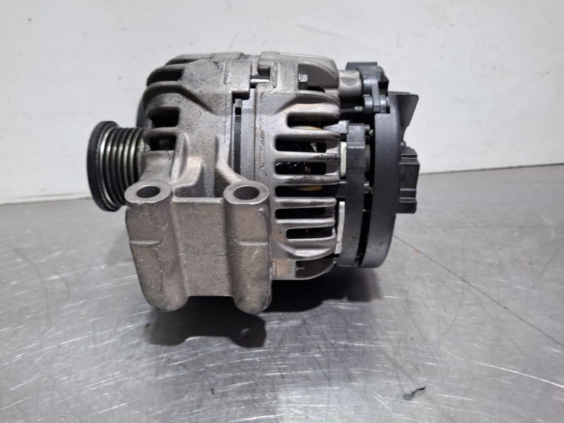 Recambio de alternador para bmw 3 (e46) 318 i referencia OEM IAM 0986046130  