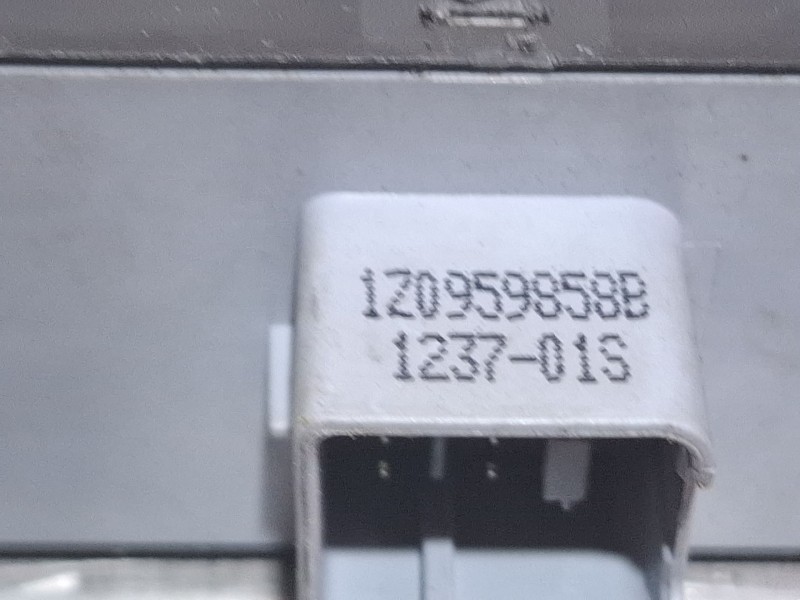 Recambio de mando elevalunas delantero izquierdo para skoda octavia ii (1z3) 2.0 tdi 16v referencia OEM IAM 1Z0959858B  
