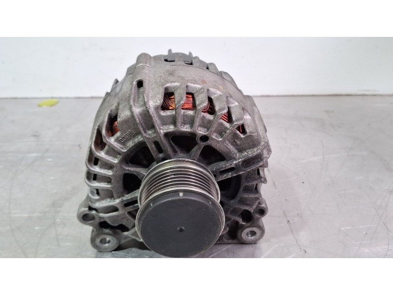 Recambio de alternador para volkswagen golf blue motion referencia OEM IAM 03L903023A  
