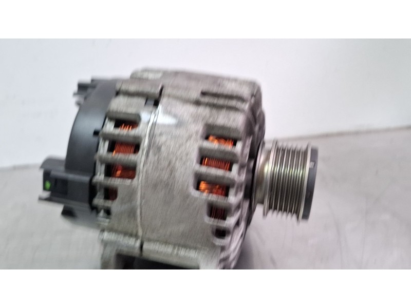 Recambio de alternador para volkswagen golf blue motion referencia OEM IAM 03L903023A  
