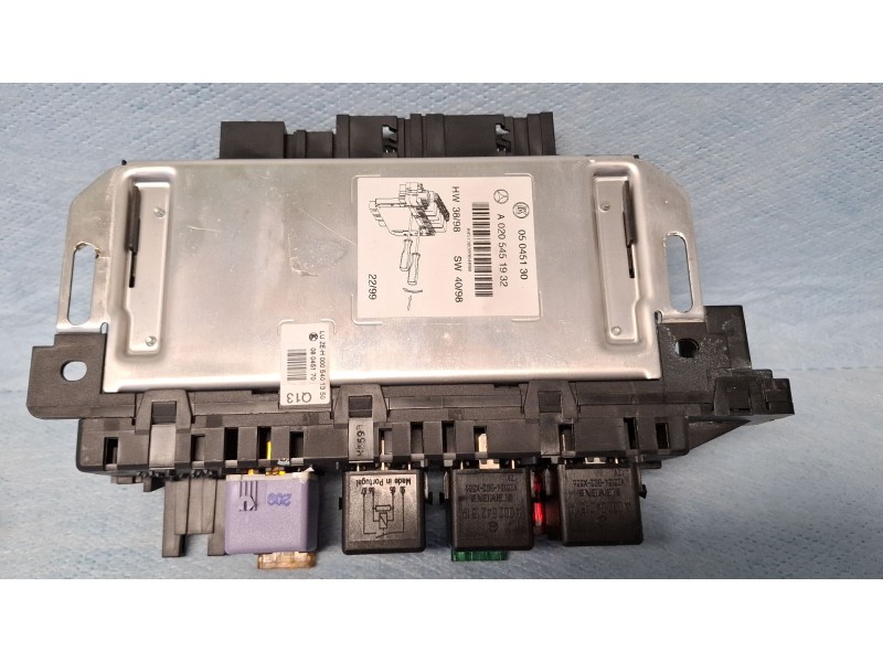 Recambio de caja reles / fusibles para mercedes-benz s320 w220 referencia OEM IAM 05045130 0025452201 A0205451932  