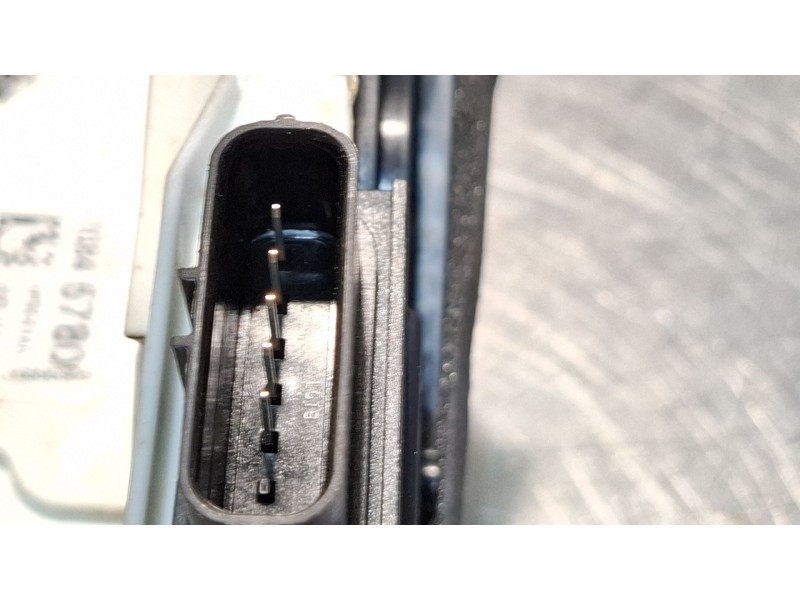 Recambio de cerradura puerta delantera izquierda para mg zs suv (azs1) 1.5 vti referencia OEM IAM 10845780  
