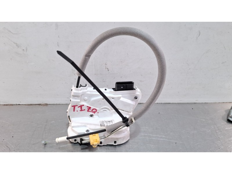 Recambio de cerradura puerta trasera izquierda para mg zs suv (azs1) 1.5 vti referencia OEM IAM 10845782  