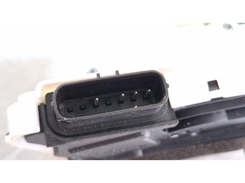 Recambio de cerradura puerta trasera izquierda para mg zs suv (azs1) 1.5 vti referencia OEM IAM 10845782  
