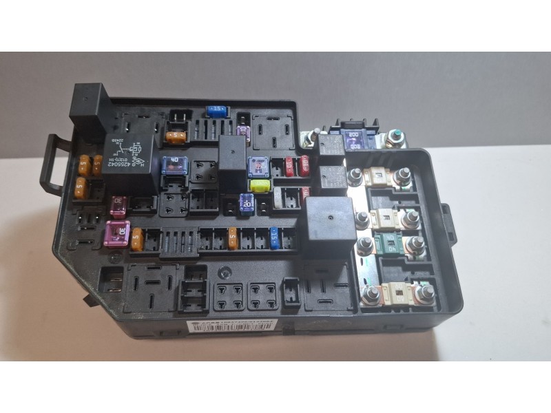 Recambio de caja reles / fusibles para mg zs suv (azs1) 1.5 vti referencia OEM IAM 10837496  