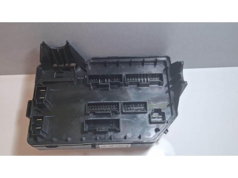 Recambio de caja reles / fusibles para mg zs suv (azs1) 1.5 vti referencia OEM IAM 10837496  
