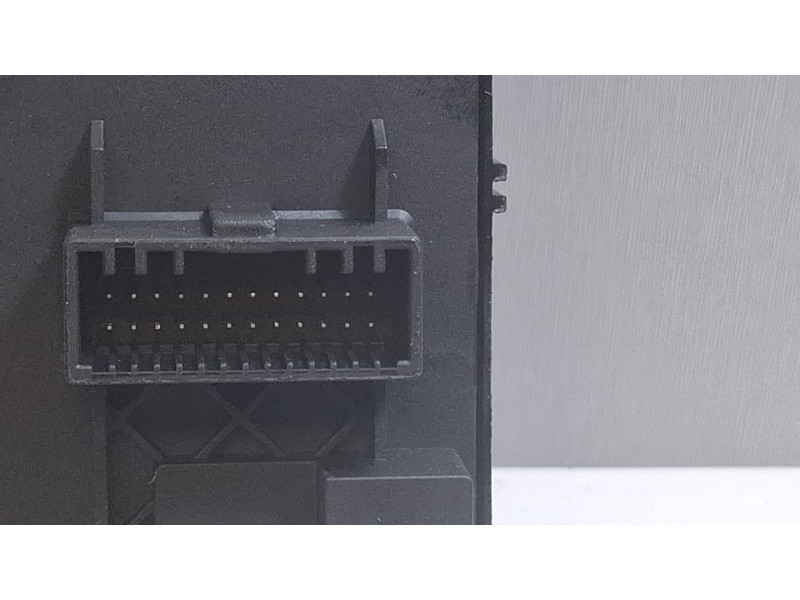 Recambio de mando elevalunas delantero izquierdo para mg zs suv (azs1) 1.5 vti referencia OEM IAM 10470985  