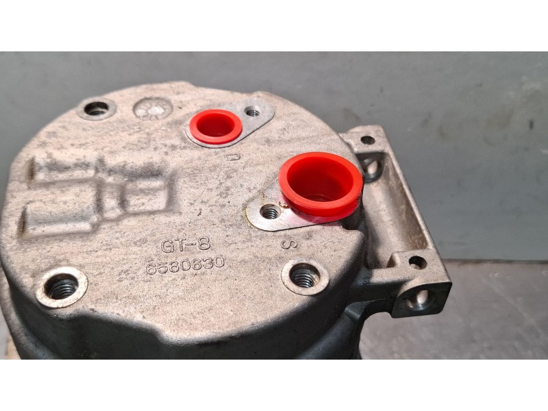Recambio de compresor aire acondicionado para renault master 2.5 dci, 120cv referencia OEM IAM 8200979500  
