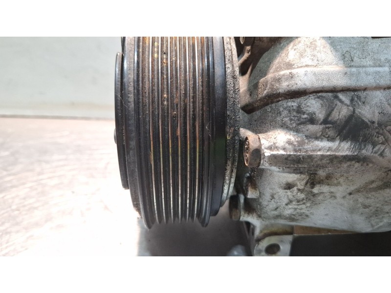 Recambio de compresor aire acondicionado para renault master 2.5 dci, 120cv referencia OEM IAM 8200979500  
