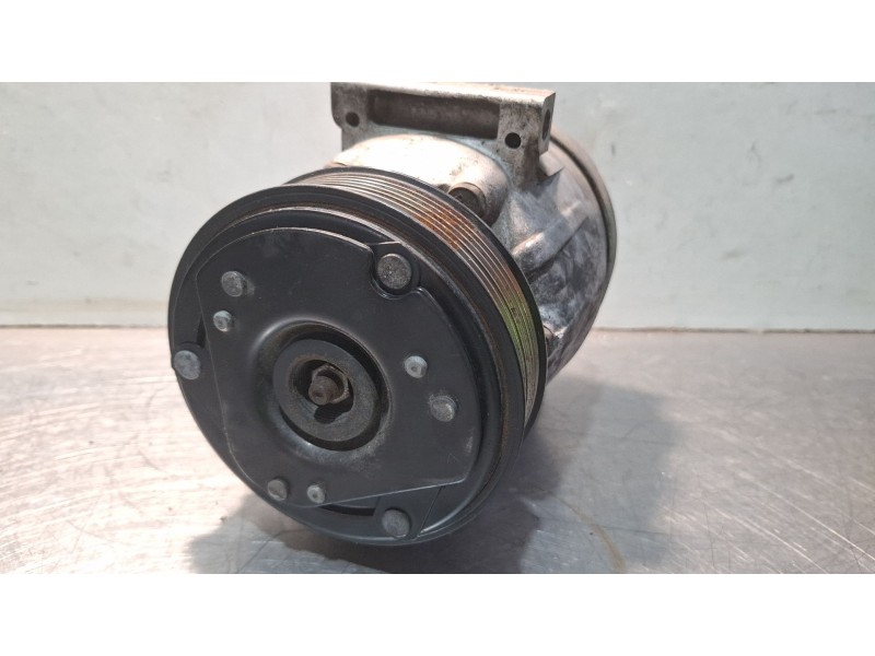 Recambio de compresor aire acondicionado para renault master 2.5 dci, 120cv referencia OEM IAM 8200979500  