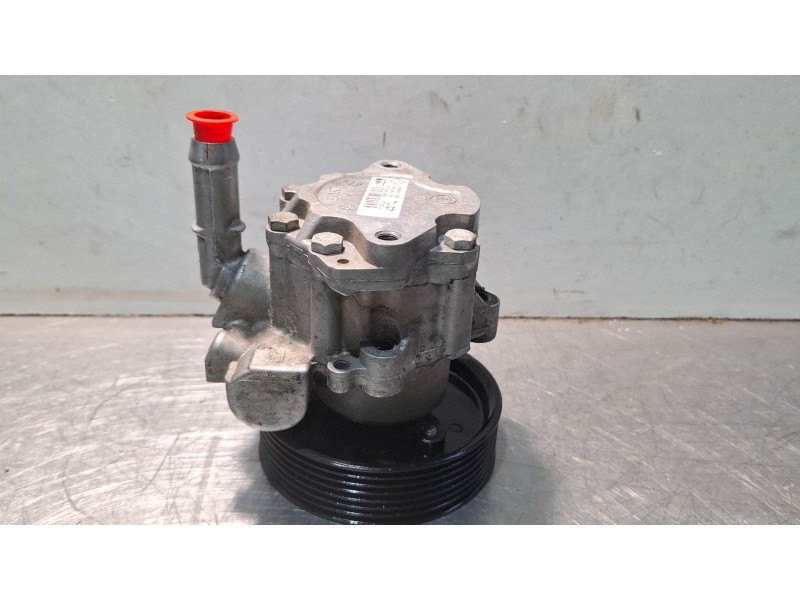 Recambio de bomba direccion mecánica para renault master 2.5 dci, 120cv referencia OEM IAM 8200193992/A  