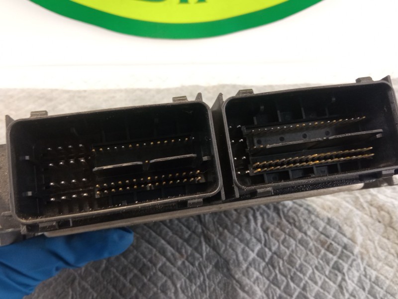 Recambio de centralita motor para ford fiesta referencia OEM IAM 0261518701  