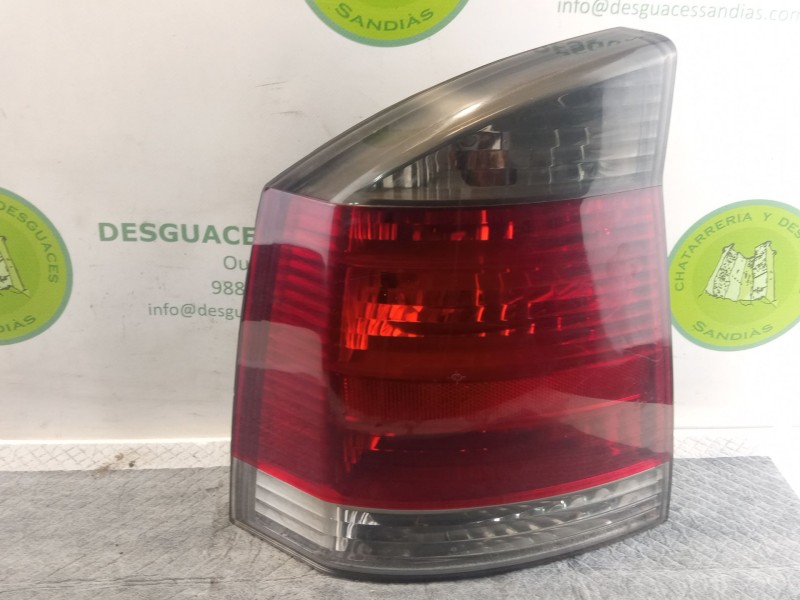 Recambio de piloto trasero izquierdo para opel vectra referencia OEM IAM 13157646  