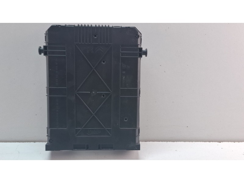 Recambio de centralita bsi para peugeot 2008 referencia OEM IAM 9819850080  
