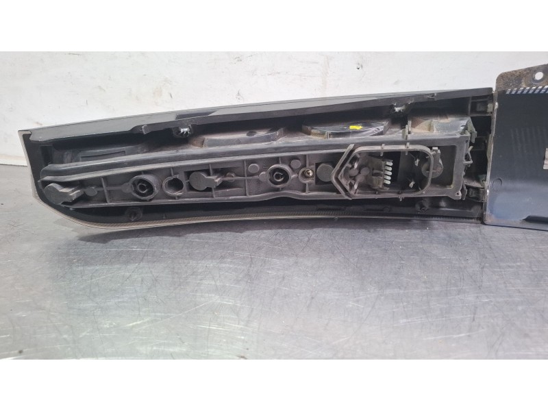 Recambio de piloto trasero derecho para opel meriva 5p 1.7d 100cv referencia OEM IAM   