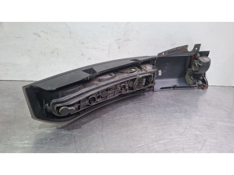 Recambio de piloto trasero derecho para opel meriva 5p 1.7d 100cv referencia OEM IAM   