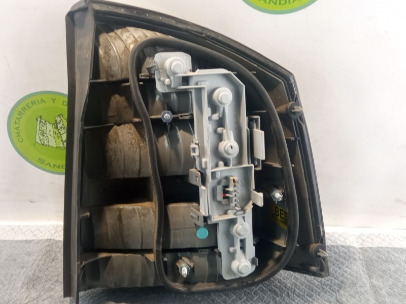 Recambio de piloto trasero izquierdo para opel vectra referencia OEM IAM 13157646  