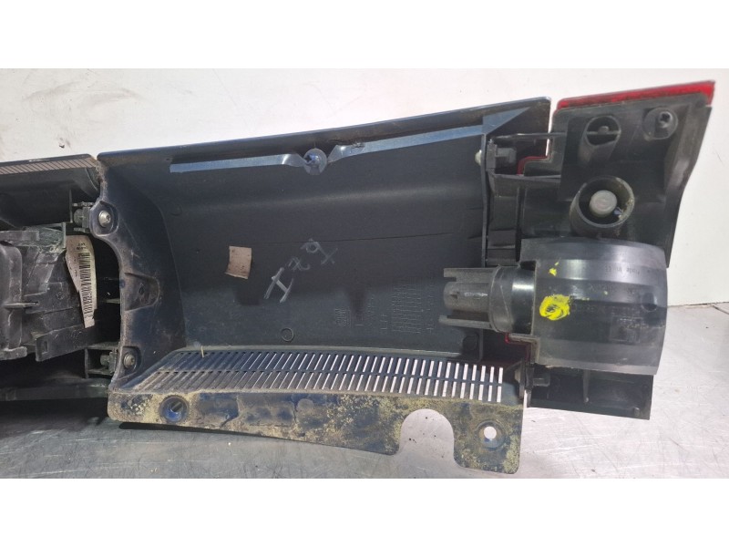 Recambio de piloto trasero izquierdo para opel meriva 5p 1.7d 100cv referencia OEM IAM   