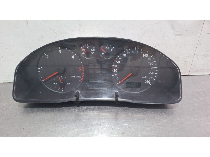 Recambio de cuenta kilometros para audi a4 b5 (8d2) 1.9 tdi referencia OEM IAM 8D0919861A  